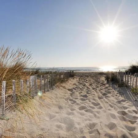 5 Personnes Avec Terrasse, Parking, Wifi Et Acces Direct A La - Fr-1-776-86
