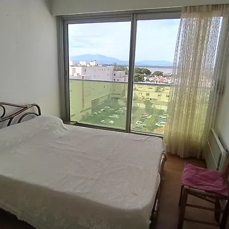 Apartment 5 Personnes Avec Terrasse, Parking, Wifi Et Acces Direct A La - Fr-1-776-86 *