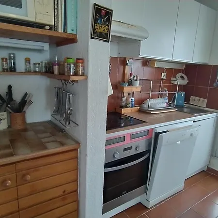 Apartment 5 Personnes Avec Terrasse, Parking, Wifi Et Acces Direct A La - Fr-1-776-86 *