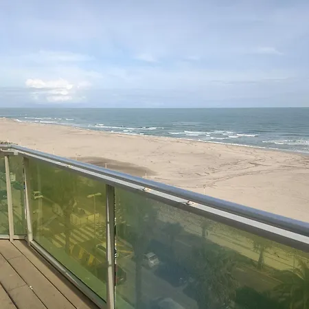 Appartement 5 Personnes Avec Terrasse, Parking, Wifi Et Acces Direct A La - Fr-1-776-86 *