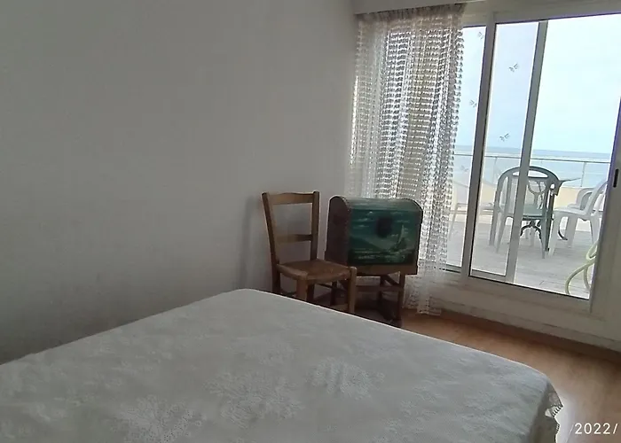 Apartment 5 Personnes Avec Terrasse, Parking, Wifi Et Acces Direct A La - Fr-1-776-86 *