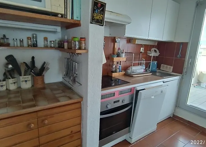 Apartment 5 Personnes Avec Terrasse, Parking, Wifi Et Acces Direct A La - Fr-1-776-86 *